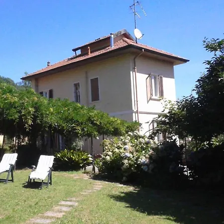 Swanlake Guest house Nebbiuno