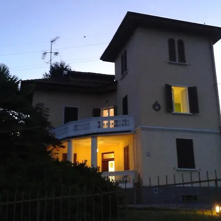 Swanlake Guest house 3*